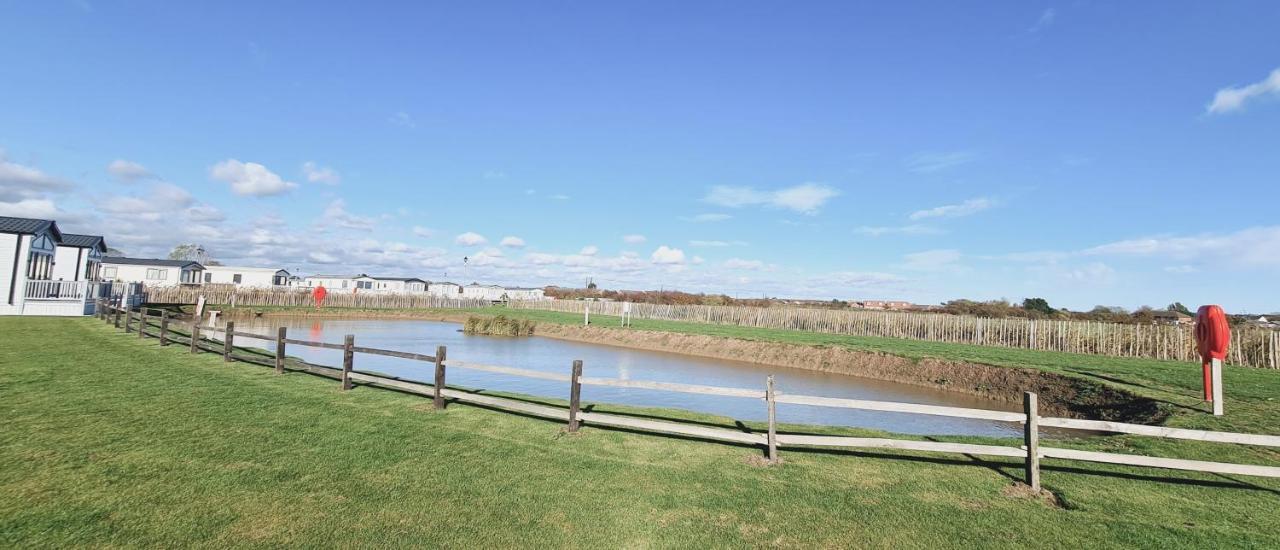 Golden Palm - Meadow Lakes Holiday home